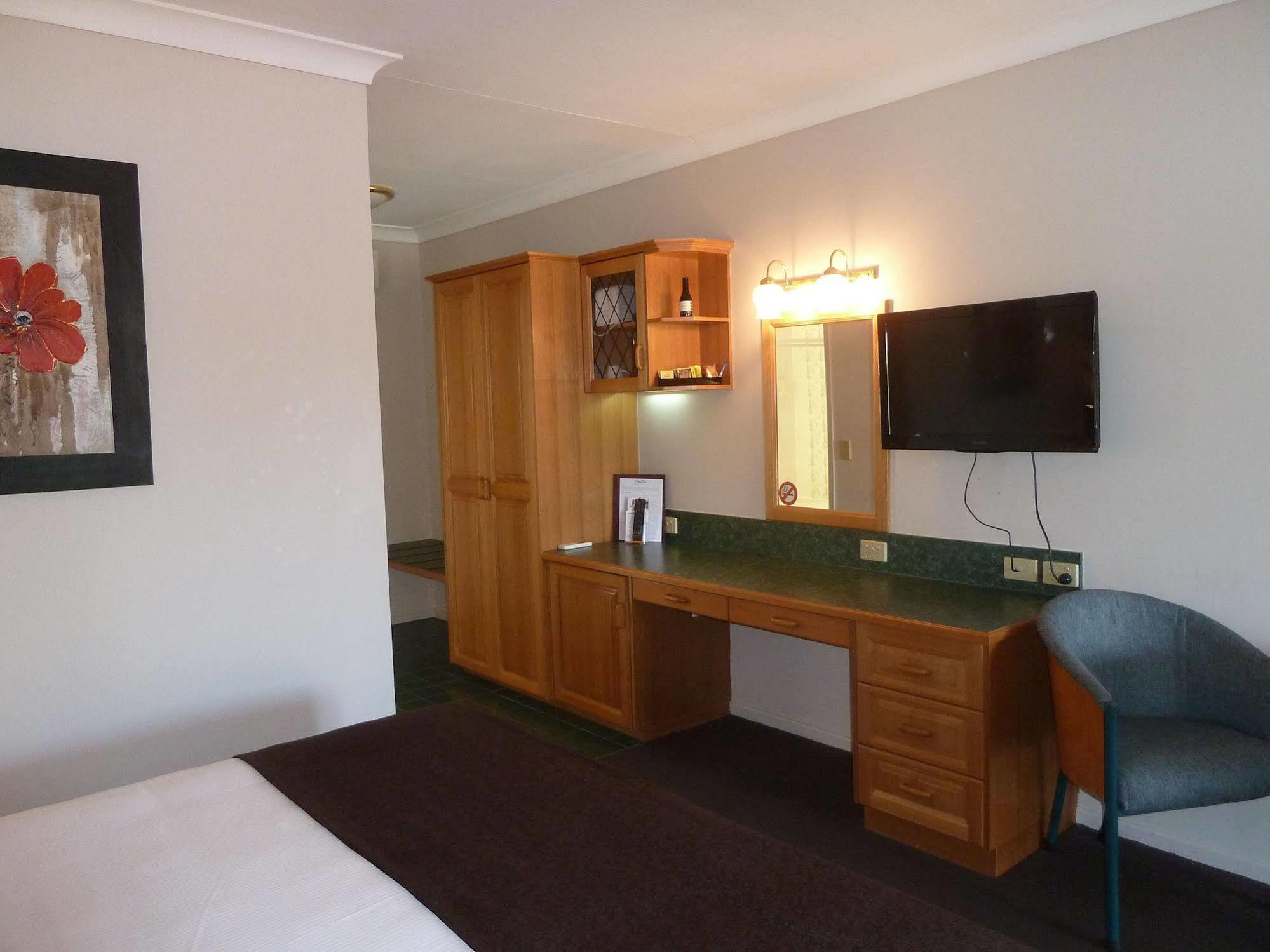 Puffers Motel 3*